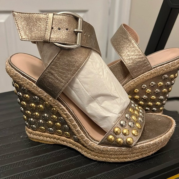 Stuart Weitzman Studded Gold/Silver Metallic Gold Leather Espadrilles Used 8M - Picture 1 of 7